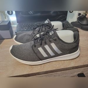 Adidas memory foam grey and silver sneakers shoes 👟 10 women